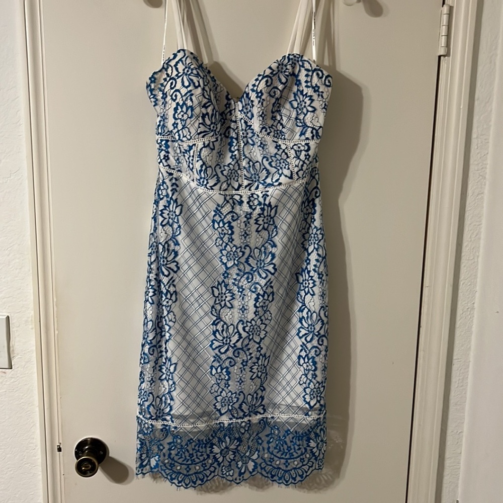 Size 10 Teal/aqua lace dress so elegant!! It’s lined